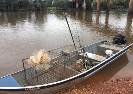 Polícia Ambiental prende dois por pesca predatória e porte ilegal de arma