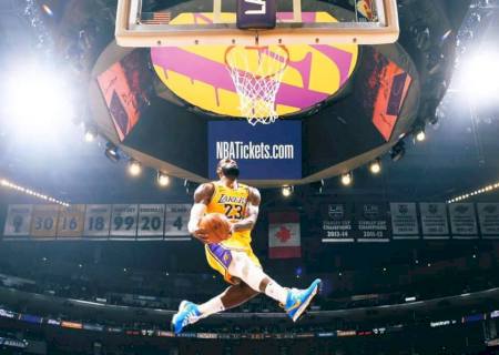 Card de LeBron James é comprado por US$ 1,84 milhão em leilão