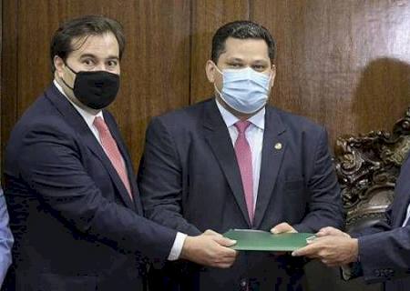 Guedes entrega ao Congresso proposta de reforma tributária