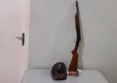 Morador de Novo Horizonte do Sul é preso pela polícia do Parque das Várzeas do rio Ivinhema com espingarda