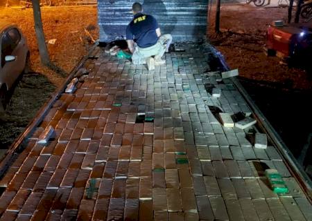 PRF apreende mais de meia tonelada de maconha em Bandeirantes