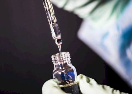 Desenvolvedores de vacina de Europa e EUA prometem rigor em testes