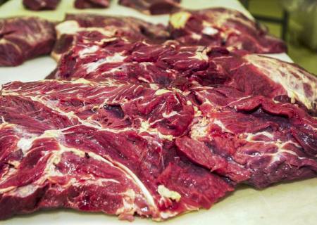 Exportação de carne do Brasil aumenta 12% no ano até agosto