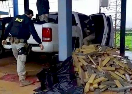 Após perseguição, PRF apreende Amarok com mais de 1,7 tonelada de maconha