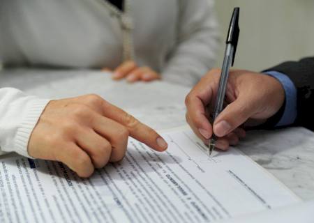 Entra em vigor lei que dispensa licitação para contratação de advogado e contador