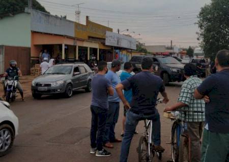 Pistoleiros executam homem em frente a um lava rápido em Ponta Porã