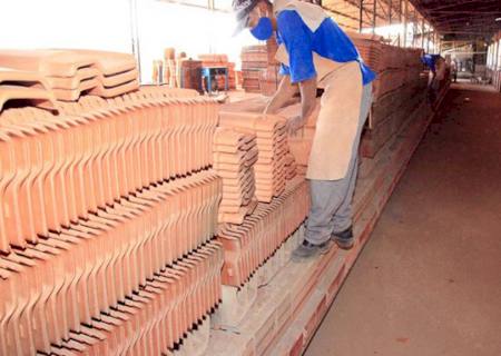 Construção faz aumentar em até 30% a demanda por produtos da indústria cerâmica de MS
