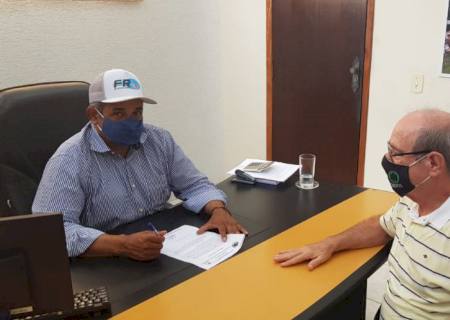 Roberto Nem assina ordem de serviço para pavimentação no bairro São João