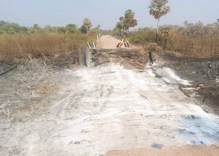 Queimadas no Pantanal destroem oito pontes de madeira na MS-243 e MS-195