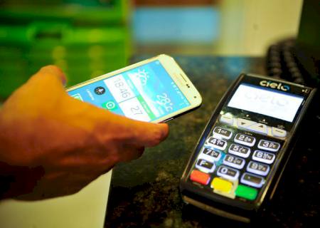 Entenda o que são pagamentos por QR code e cashback