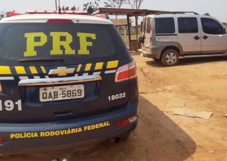 PRF apreende veículo com placas falsas do Paraguai em Mundo Novo