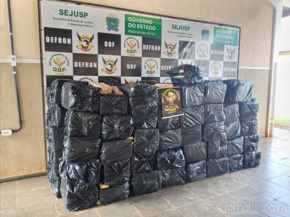 Motorista é preso com 2,8 ton de maconha na MS-276