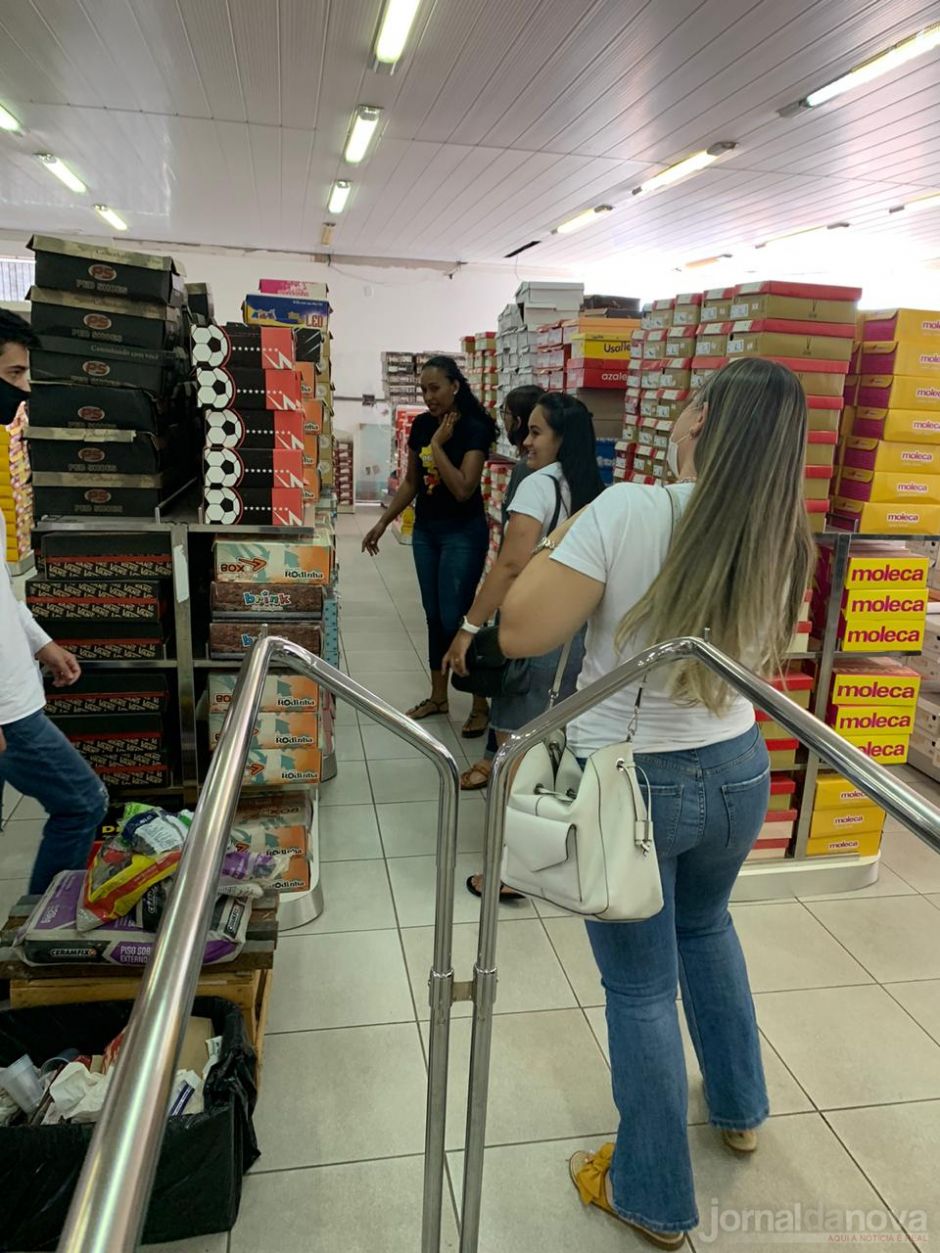 Tem Celular em parceria com Loja Insinuante entregam doações ao Lar Alternativo São José