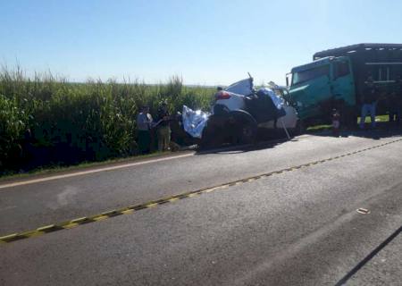 Colisão frontal mata duas pessoas na BR-163 região de Juti