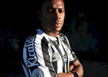 Santos anuncia retorno de Robinho e corre para registrar atacante