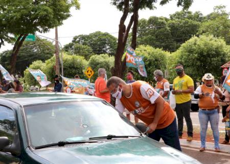 Avante faz adesivaço na Moura Andrade em Nova Andradina