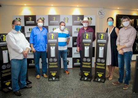 Assomasul distribui totens com álcool em gel entre os municípios de MS