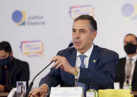 Barroso pede que PF investigue ataque hacker ao sistema do TSE