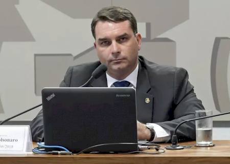 MP do Rio cita localização de celulares de ''funcionários fantasmas'' de Flávio Bolsonaro