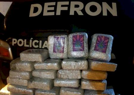 Mulheres do tráfico são presas pela Defron com malas cheias de skunk