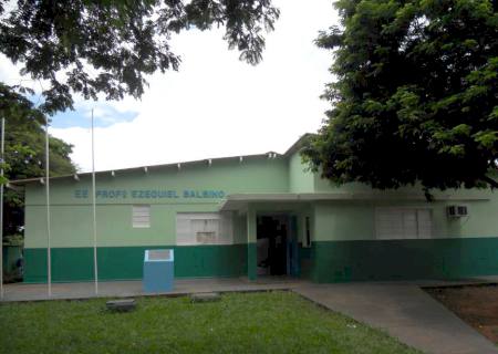Líder do Governo pede melhorias para escola em Anaurilândia