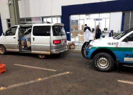 Van é apreendida pela PMA em Mundo Novo com produtos oriundos do Paraguai