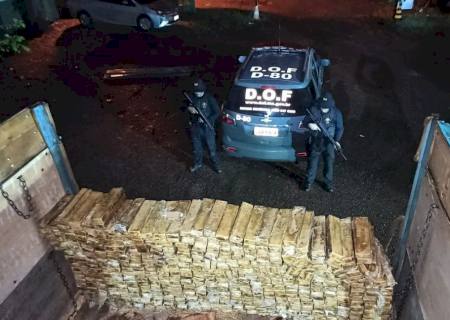 DOF apreende caminhão carregado com arroz e com fundo falso lotado de maconha