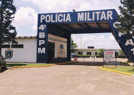 Garota de programa é ameaçada por membro do PCC e pede ajuda em batalhão da PM