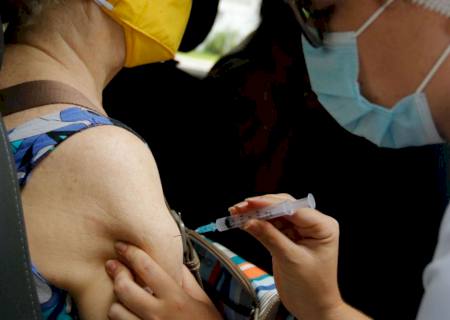 Fiocruz: com avanço da vacinação, mortes e ocupação de UTIs têm queda