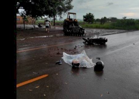 Mulher de moto morre ao colidir com trator que atravessava a rodovia MS-258