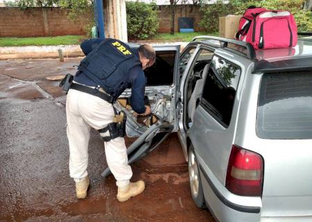 Dupla é presa pela PRF com 28,8 kg de maconha em Rio Brilhante
