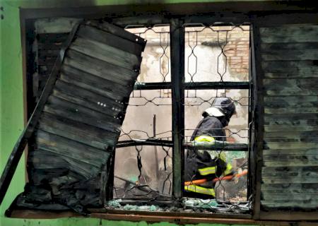 Incêndio em quitinete mobiliza o Corpo de Bombeiros em Nova Andradina