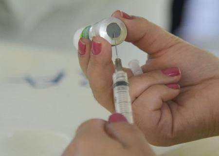 China prende mais de 80 suspeitos de vender vacinas falsas