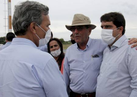 Valdir Júnior participa do ato de entrega de obras do governo em Porto Murtinho