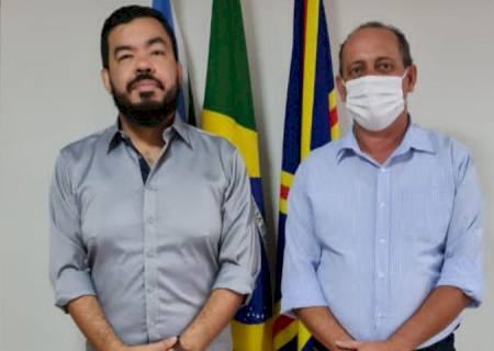 Tio Trutis faz compromisso de destinar R$ 100 mil para saúde de Taquarussu