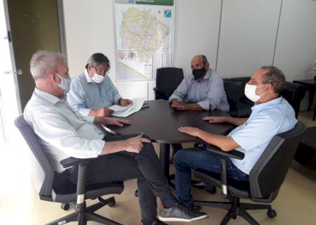 Em Campo Grande, prefeito Clóvis do Banco vai em busca de convênio para saúde