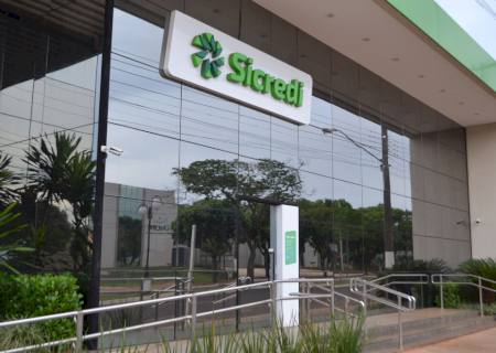 Sicredi supera marca de R$ 100 bilhões em crédito para associados