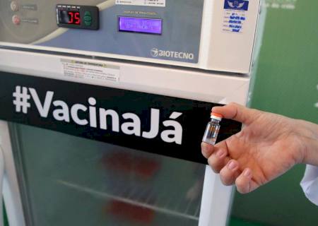 Advogado entra na Justiça contra ''possível'' vacinação obrigatória e é condenado a pagar R$ 11 mil