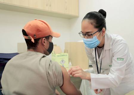 Fiems anuncia compra de 53 mil doses de vacinas contra a gripe para trabalhadores da indústria em MS