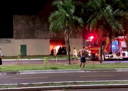 Princípio de incêndio em fábrica é contido pelos Bombeiros em Campo Grande