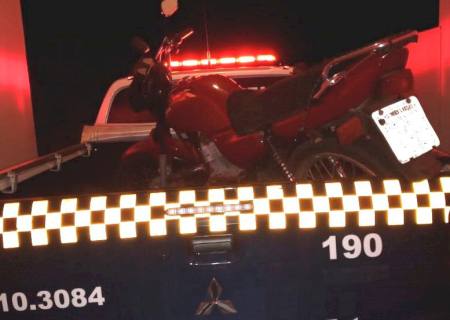 Polícia Militar em Três Lagoas recupera moto minutos após ser furtada