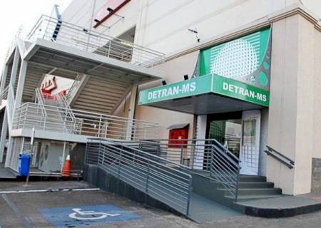 Com atendimento presencial suspenso em todo o Estado, Detran reforça o uso de serviços digitais