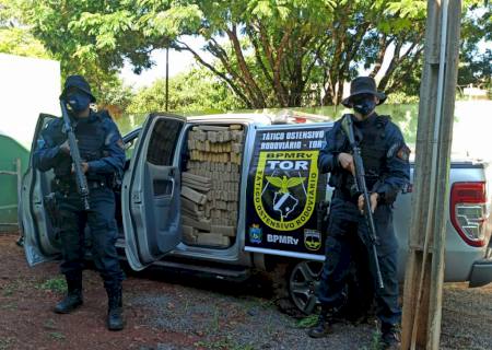 Vídeo: Após perseguição, Polícia Militar Rodoviária apreende mais de 1 ton de maconha em caminhonete furtada