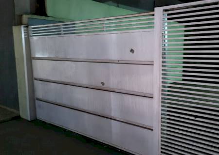 Pistoleiro atira contra vereador de Ponta Porã e acerta filho do parlamentar com tiro no peito