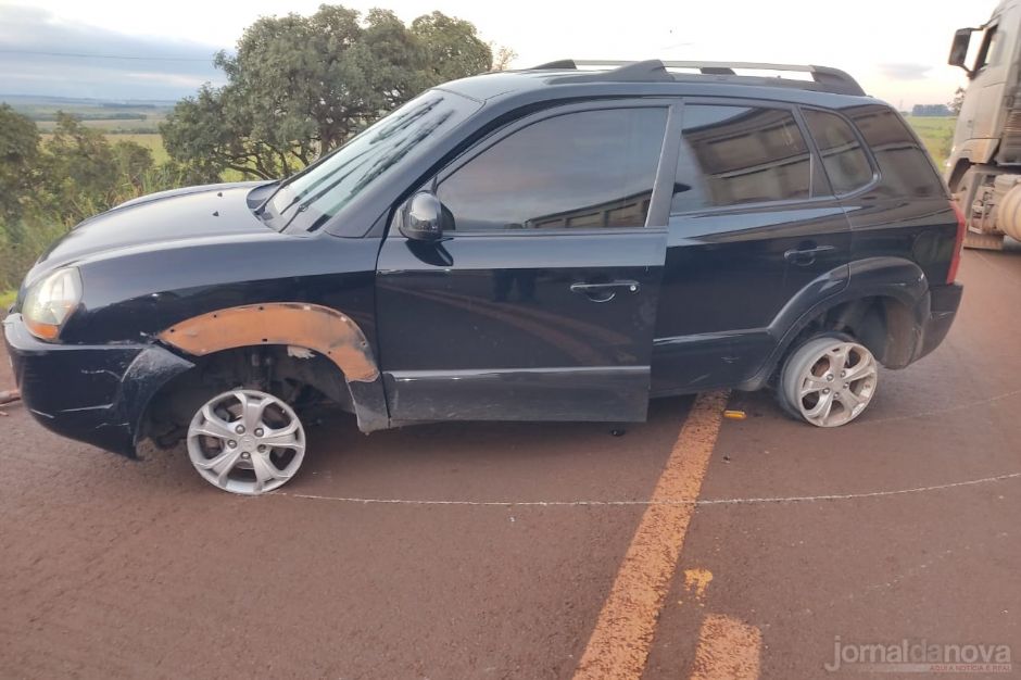 Vídeo: Após 50 km de perseguição, PMR recupera carro roubado lotado de maconha em Dourados