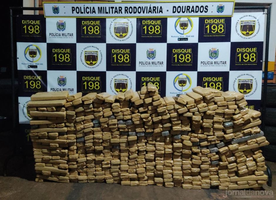 Vídeo: Após 50 km de perseguição, PMR recupera carro roubado lotado de maconha em Dourados