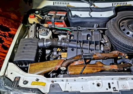 PMA de Naviraí surpreende dois caçadores e apreende 2 armas escondidas no compartimento do motor de veículo