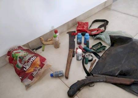 PMA de Cassilândia autua dois caçadores com dois catetos abatidos, arma e munições