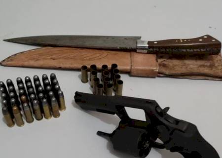 Homem é preso por porte ilegal de arma de fogo em Ribas do Rio Pardo