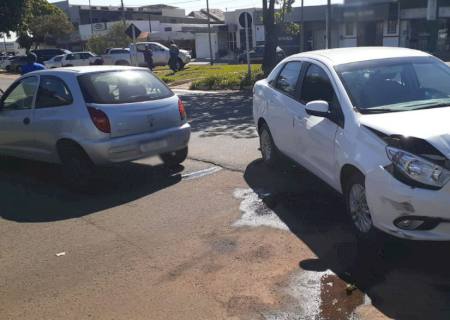 Colisão entre veículos é registrada no centro de Nova Andradina